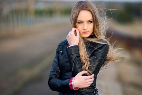 Wallpaper Women Blonde Blue Eyes Leather Jackets Hands In Hair