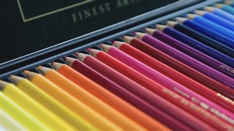 8 Best Oil Based Colored Pencils For Artists In 2023