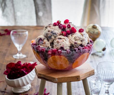 Have yourself a very sweet christmas with this collection of festive desserts. Christmas Pudding Ice Cream (in a cool Christmas ice bowl) | Recipe | Christmas pudding ice ...