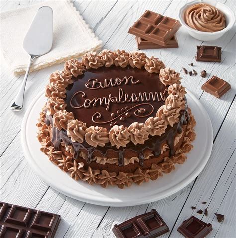 La torta con cioccolato, noci e nocciole sarà la vostra torta perfetta per san valentino ne sono sicura! Scopri la torta di compleanno con pan di spagna al ...