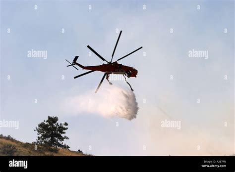 Skycrane Helicopter Forest Fire Smoke Hi Res Stock Photography And