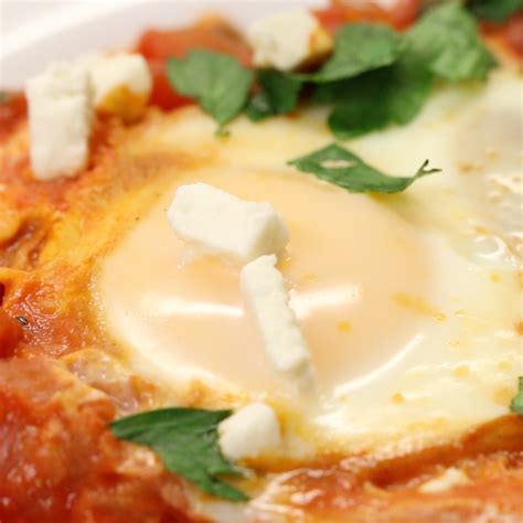 Poached Eggs In Tomato Sauce Shakshouka Recipe By Maklano