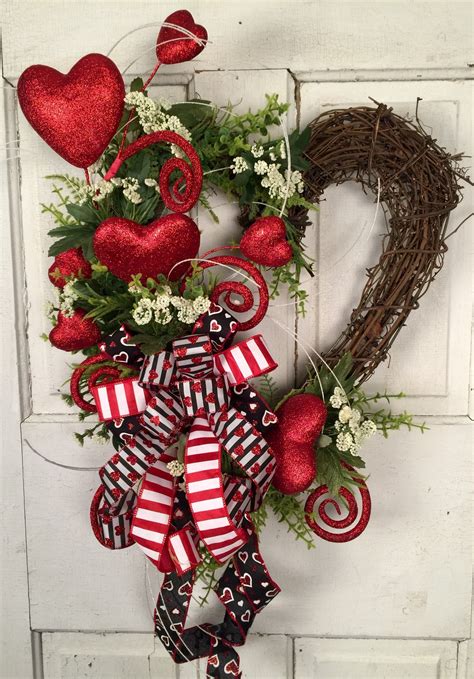 Pin On Valentines Day Wreaths And Arrangements