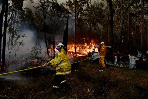 in pictures australia s bushfires force mass exodus of people climate crisis al jazeera