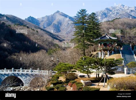 Buddhist Temple Inside Seoraksan National Park South Korea Stock Photo