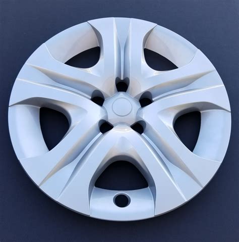One New Wheel Cover Hubcap Fits 2013 2018 Toyota Rav4 Le 17 Silver 5