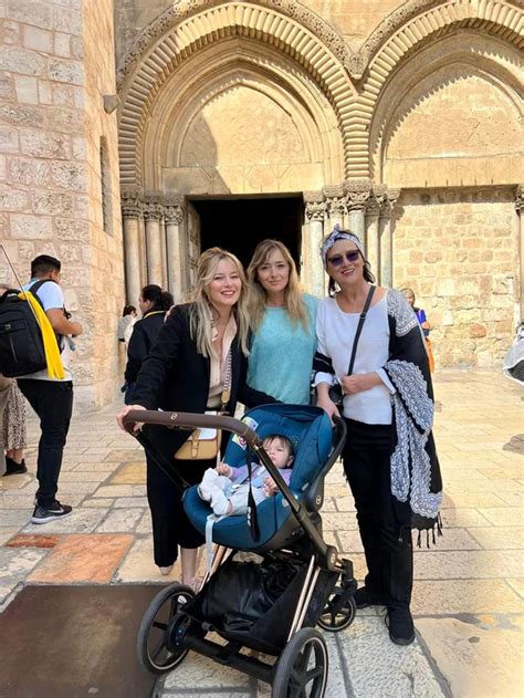 Laura Cosoi și A Dus Fetița De 9 Luni La Ierusalim înainte De Paște