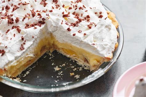 Best Banana Cream Pie Recipe Easy Dessert — The Mom 100