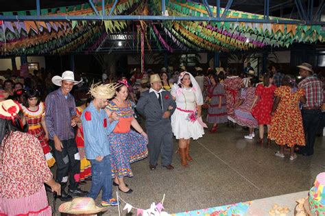 Jun 07, 2021 · protagonizada por pedro teixeira e pedro alves, «festa é festa» é a novela da tvi e que tem feito sucesso nas audiências. Festa Junina proporciona alegria e descontração para ...