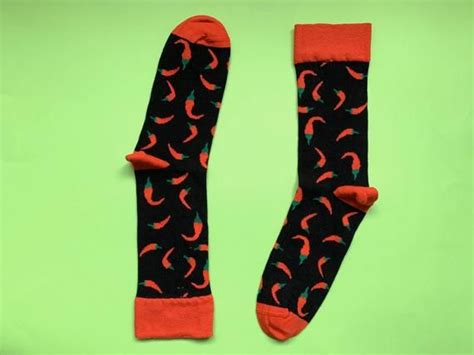 Red Chili Pepper Men Socks Novelty Patterned Funky Cool Fun Socks Premium Cotton Rich Christmas
