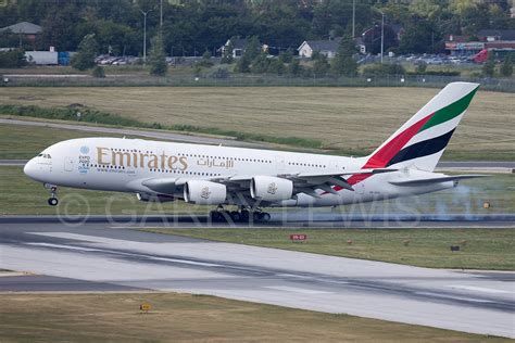 Emirates Airbus A380 800 A6 Edz Yyz Touching Down On Run Flickr