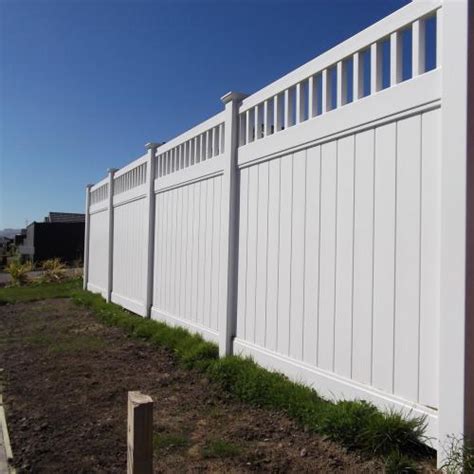 Fence With Trellis Graffiti Resistant Fences That Look Great For