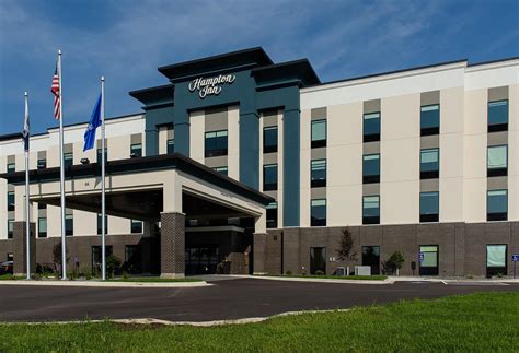 Hampton Inn | Superior, WI - Architecture Advantage