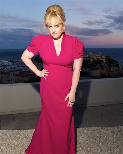 Rebel Wilson Shows Off Incredible Three Stone Weight Loss In Slinky