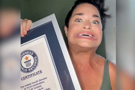 Woman Holds Two World Records For Her Ginourmous Mouth Gape Free Beer And Hot Wings