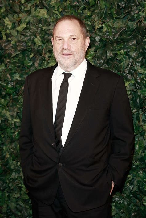 harvey weinstein to turn himself in to face sex crime charges in new york