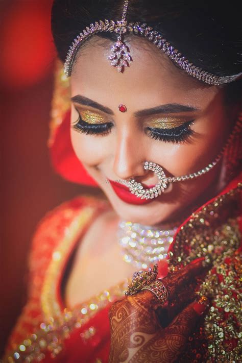 Photo Of Beautiful Bridal Makeup With Gold Shimmer Eye Makeup