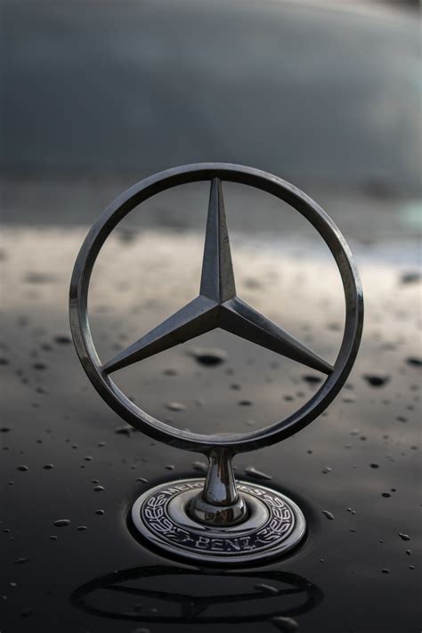 1000 Mercedes Benz Logo Pictures Download Free Images On Unsplash