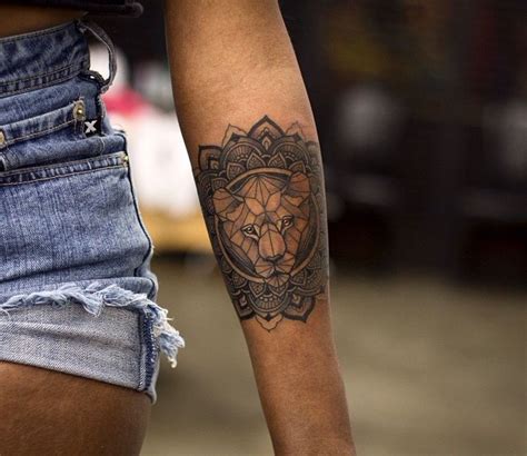 Mandala Tattoo Hand Frauen Trendy Tattoos Forearm Tattoos All Tattoos Tattoos For Guys