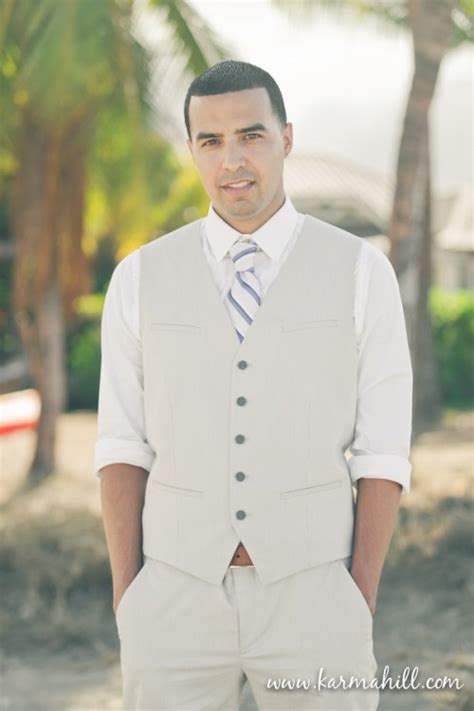 What a groom could wear to look stylish? 46 Cool Beach Wedding Groom Attire Ideas - Weddingomania