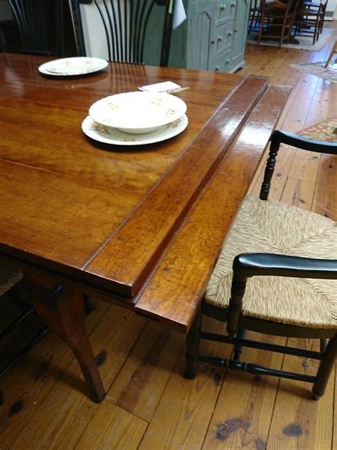 Frequently made of wood, mahogany and hardwood, all extending dining tables available were constructed with great care.there are 420 antique and vintage extending dining tables for sale at 1stdibs, while we also have 38 modern editions to choose from as well. Reproduction Dining Table with Two Extending Leaves For ...