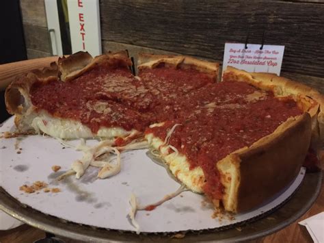 [I ate] Chicago deep dish pizza : food