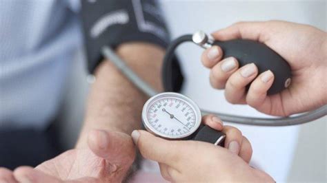 Wanita hamil yang sudah mempunyai tekanan darah tinggi (hipertensi), sejak atau sebelum kehamilan, memerlukan rawatan khas dari doktor. Tekanan Darah Tinggi Jarang Timbulkan Gejala Mengganggu ...
