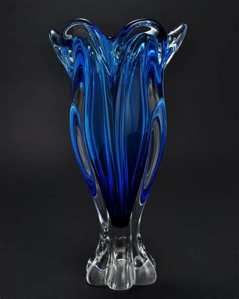 18 Fabulous Modern Vases Mirror Ideas Glass Vase Decor Crystal Vase Cobalt Blue Vase