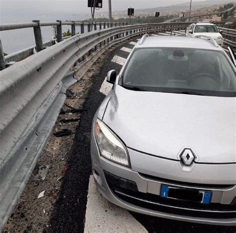 Reggio Calabria Incidente Sul Raccordo Autostradale FOTO