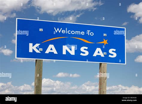 Welcome To Kansas Sign At The Oklahomakansas Border Stock Photo Alamy