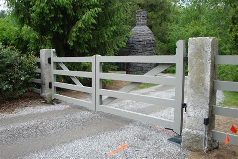 Driveway Gate Posts Farm Gate Driveway Gate Farm Gates Entrance