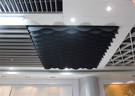 Custom Color Strip Commercial Ceiling Tiles Waved Shaped Blade Ceiling