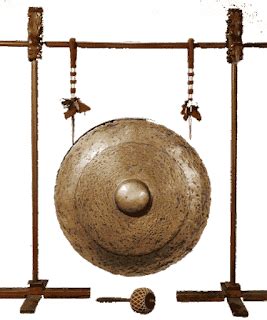 Serunai merupakan salah satu intrumen musik sejenis suling yang dikenal sebagai salah satu alat musik tradisional masyarakat minang. Alat Musik Tradisional Suku Nias - Tanoniha