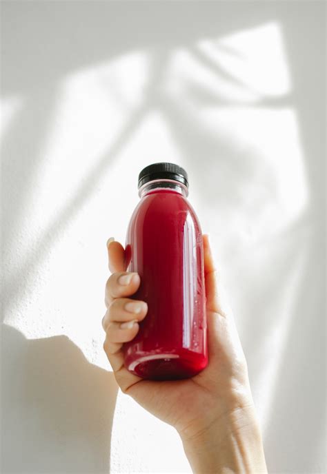 6 Surprising Health Benefits of Drinking Cranberry Juice