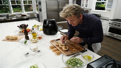 Born 8 november 1966) is a british chef, restaurateur, television personality, and writer. Gordon Ramsay's Turkey Sliders Will Spice Up Your Big Game ...