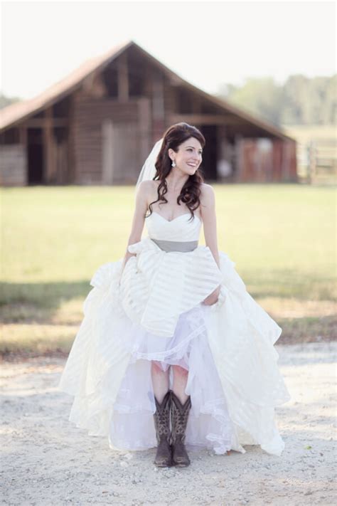20 Best Country Chic Wedding Dresses Rustic And Western