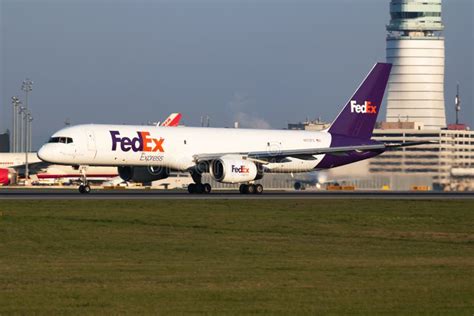 Fedex 757 200 Stock Photos Free And Royalty Free Stock Photos From