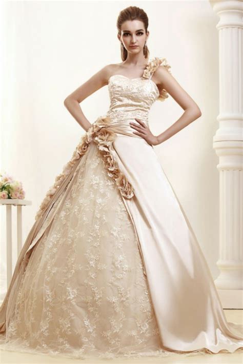 La robe de mariée couleur champagne et comment choisir sa robe pour le