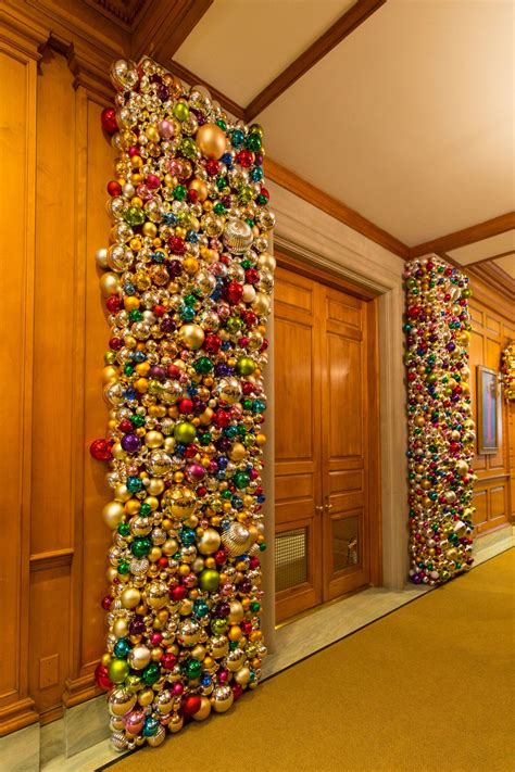 Christmas came to the trump white house one last visit before the current residents vacate the 1600 penn residence. Inside the 2015 White House Christmas Decorations Created ...