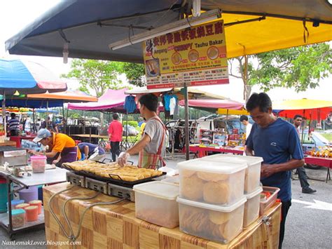 This pasar malam stretches across 2.4 km boasting a variety of malay and chinese cuisine as well as other asian delicacies and snacks to devour. Nasi Lemak Lover: Setia Alam Pasar Malam, the longest ...
