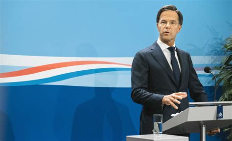 Een persconferentie over een minder belangrijk onderwerp lokt waarschijnlijk weinig journalisten 4 van de betrokken journalist belandt. Grote zorgen bij Rutte: 'Corona is bezig aan comeback ...