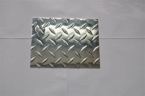Oem Aluminium Chequered Plate Silver Diamond Embossed Aluminum Sheet