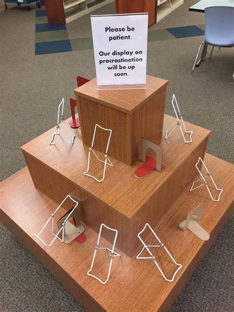 15 Funny Library Moments Guaranteed To Make You Laugh For Reading Addicts