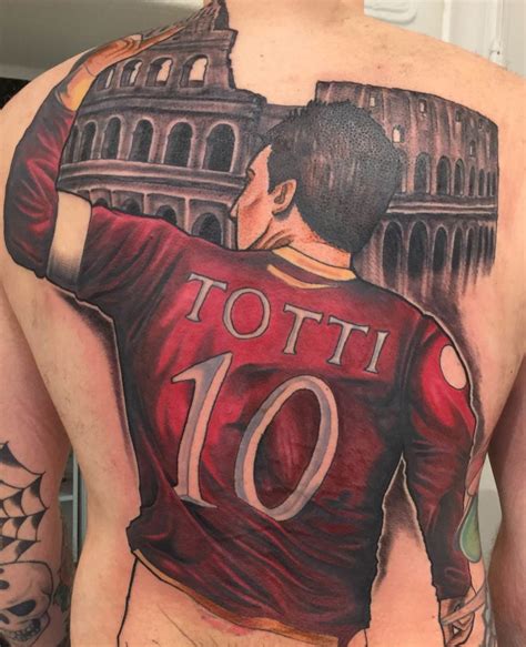 Tatuaggi Roma Significato Simboli E Foto Della Squadra Giallo Rossa