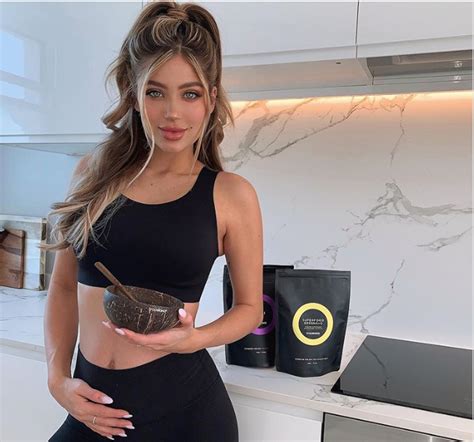 For The Third Time A Fit Australian Instagram Models Tiny Bump Is Shamed