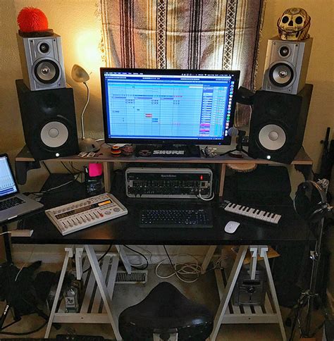 Diy computer desk, small computer desk ideas, gaming computer desk ideas #computer : 19 DIY Studio Desk Plans and Ideas - TheHomeRoute