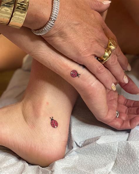 Brooke Shields Gets Matching Tattoos With Daughter Rowan