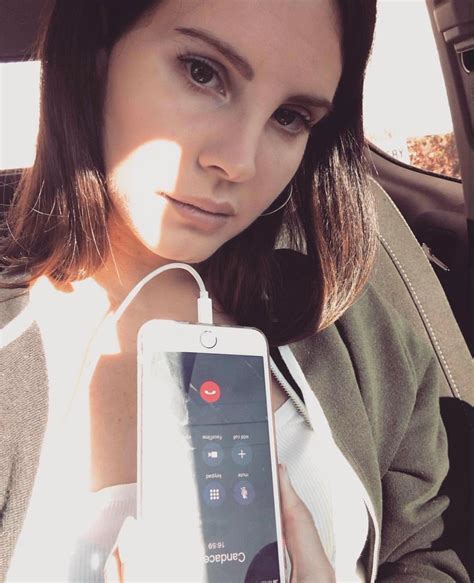 Oct 15 2018 Lana Del Rey On Instagram Ldr Selfie Eu Vou Te Amar