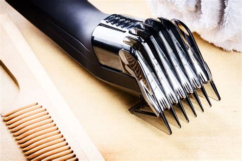 Haircuts for the men in my family are an almost ritual experience, a tradition that carried on from you have to go into your haircut with a plan. How To Cut Your Own Hair (Men): Cutting Hair with Clippers ...