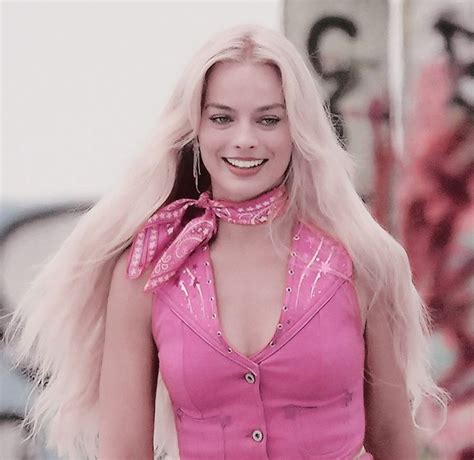 Margot Robbie 𝑩𝒂𝒓𝒃𝒊𝒆 𝘮𝘰𝘷𝘪𝘦 2023